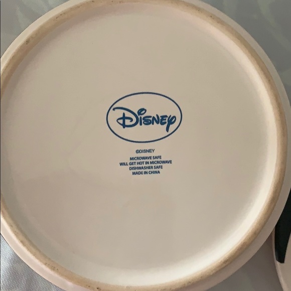 Disney covered dish. - Picture 7 of 8